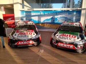 Los flamantes Toyota Corolla de la escuadra bahiense se presentaron en el concesionario Toyota Autos del Sur S.A.