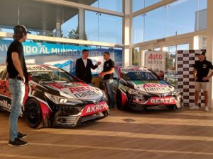 La presentación del Arana Ingeniería Sport fue transmitida vía web desde el concesionario oficial Toyota Autos del Sur